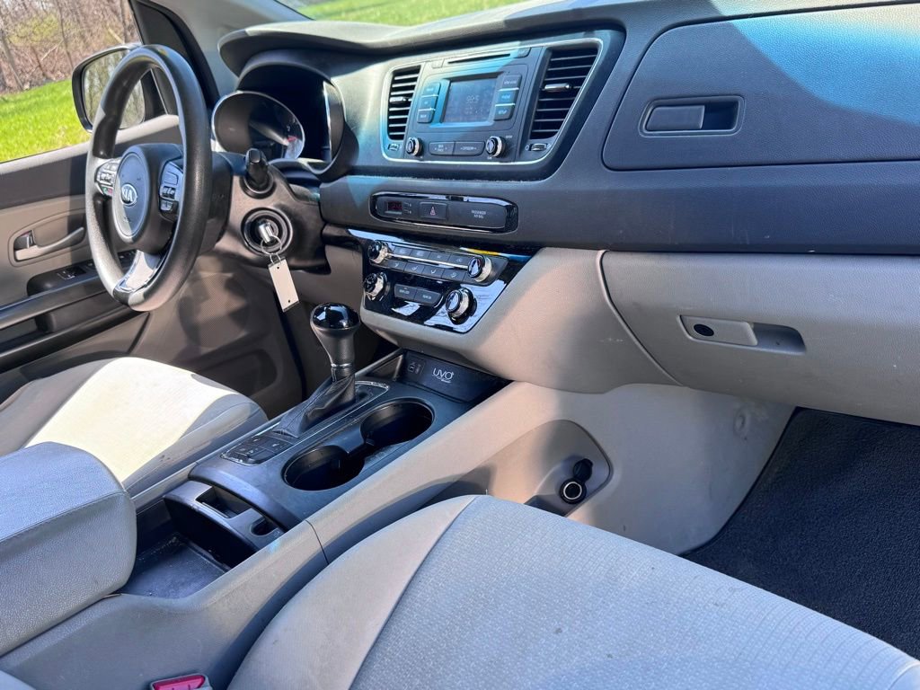 Used 2016 Kia Sedona LX w/ LX Convenience Package image 11