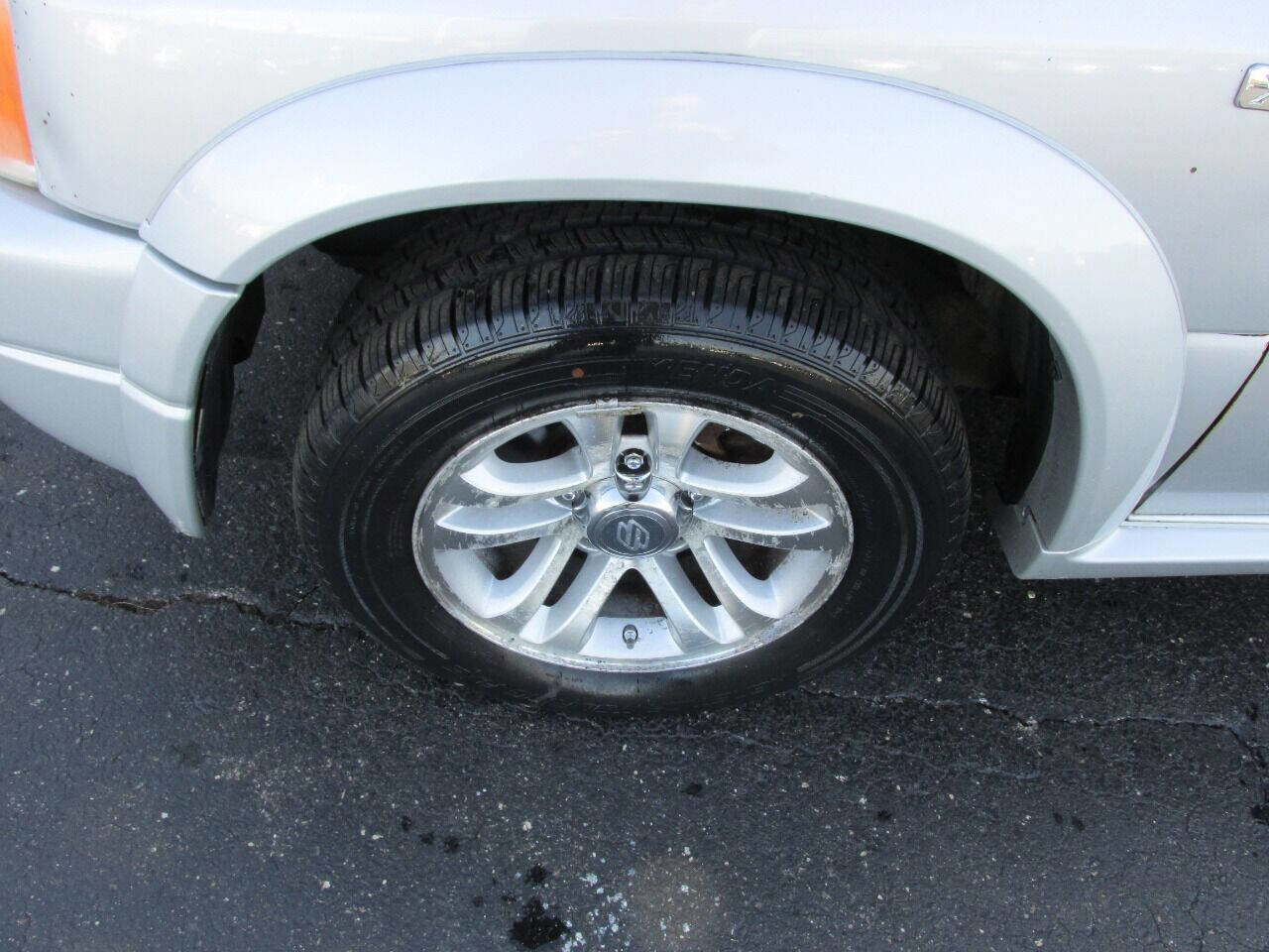 Used 2005 Suzuki XL7 LX image 30