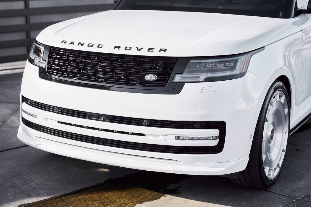 Used 2025 Land Rover Range Rover SE AWD/4WD image 6