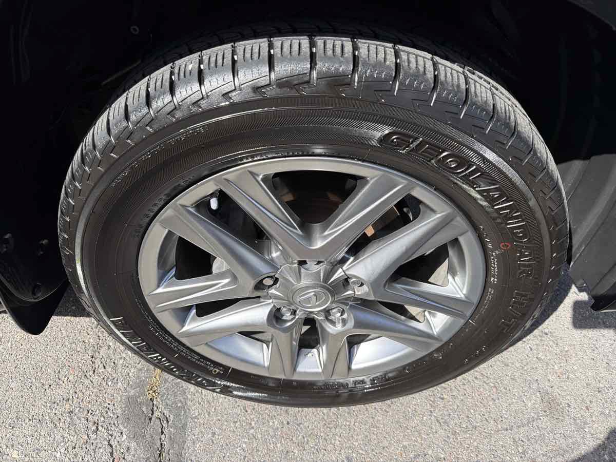 Used 2013 Lexus LX 570 4WD w/ Luxury Pkg image 20