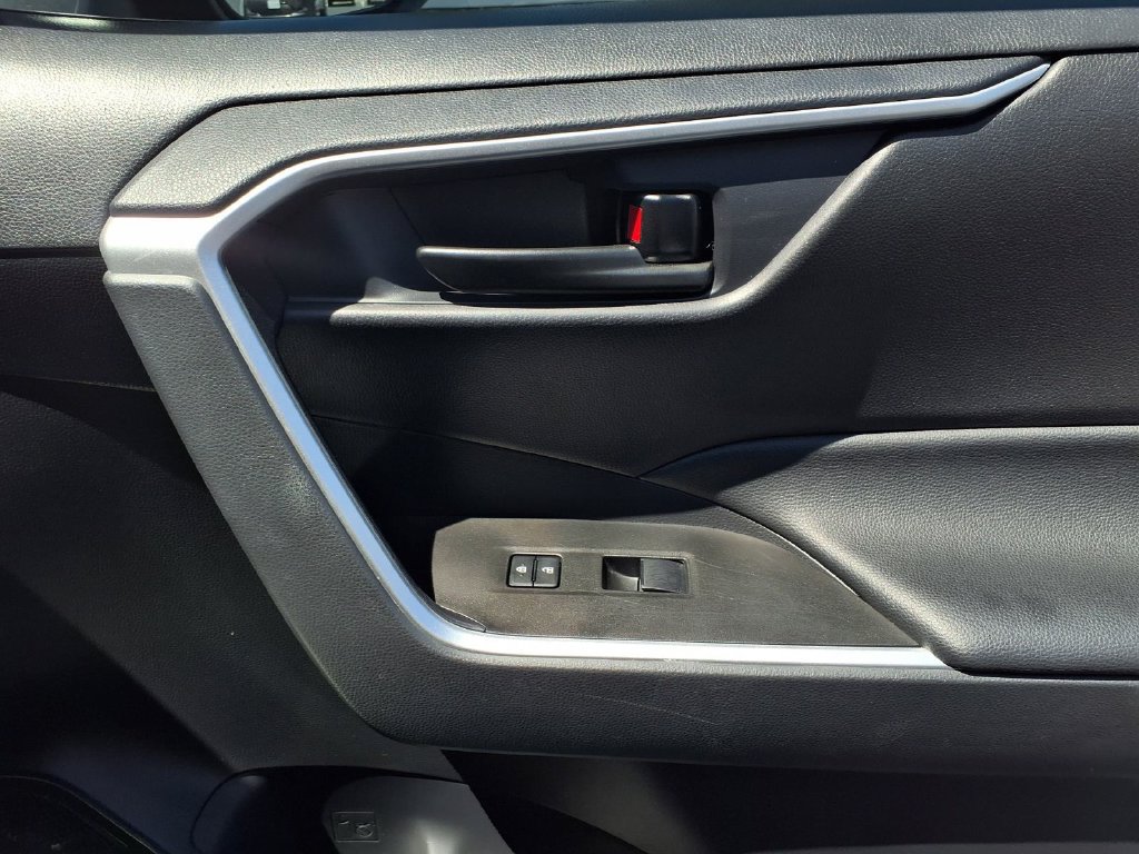 Certified 2025 Toyota RAV4 LE FWD image 38