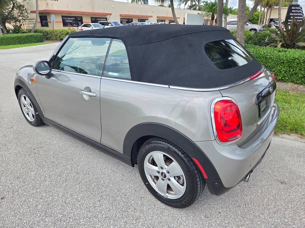 Used 2019 MINI Cooper Convertible w/ Signature Upholstery Package FWD image 8