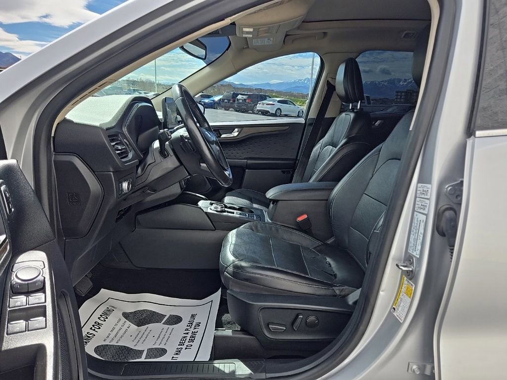 Used 2020 Ford Escape Titanium image 18