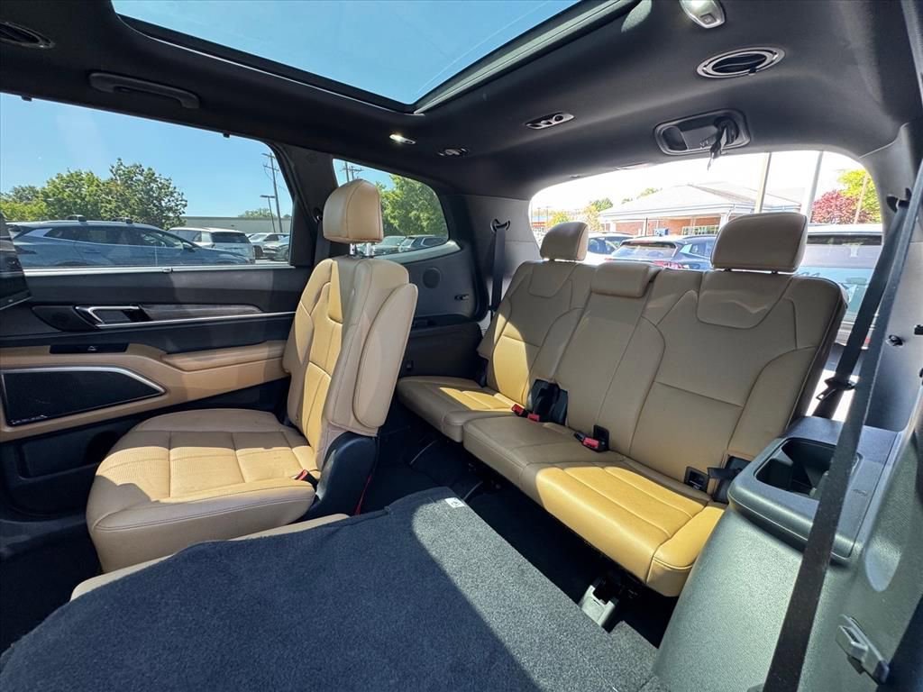 Certified 2022 Kia Telluride SX w/ Towing Package image 13