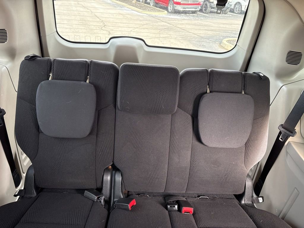 Used 2018 Dodge Grand Caravan SE w/ UConnect Hands-Free Group image 13