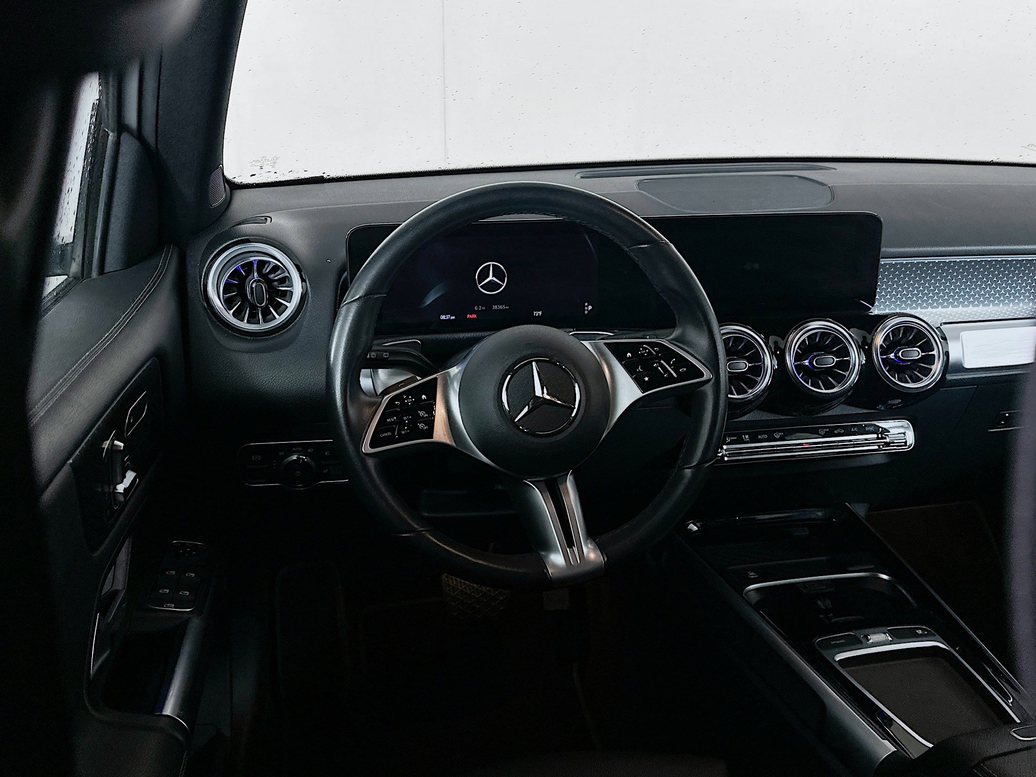 Used 2025 Mercedes-Benz GLB 250 image 17