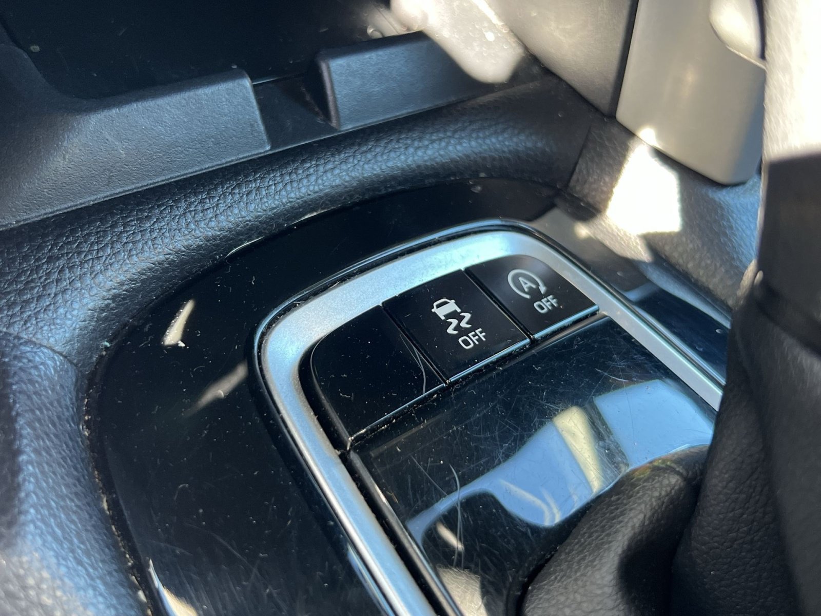 Used 2025 Toyota Corolla Cross LE FWD image 33
