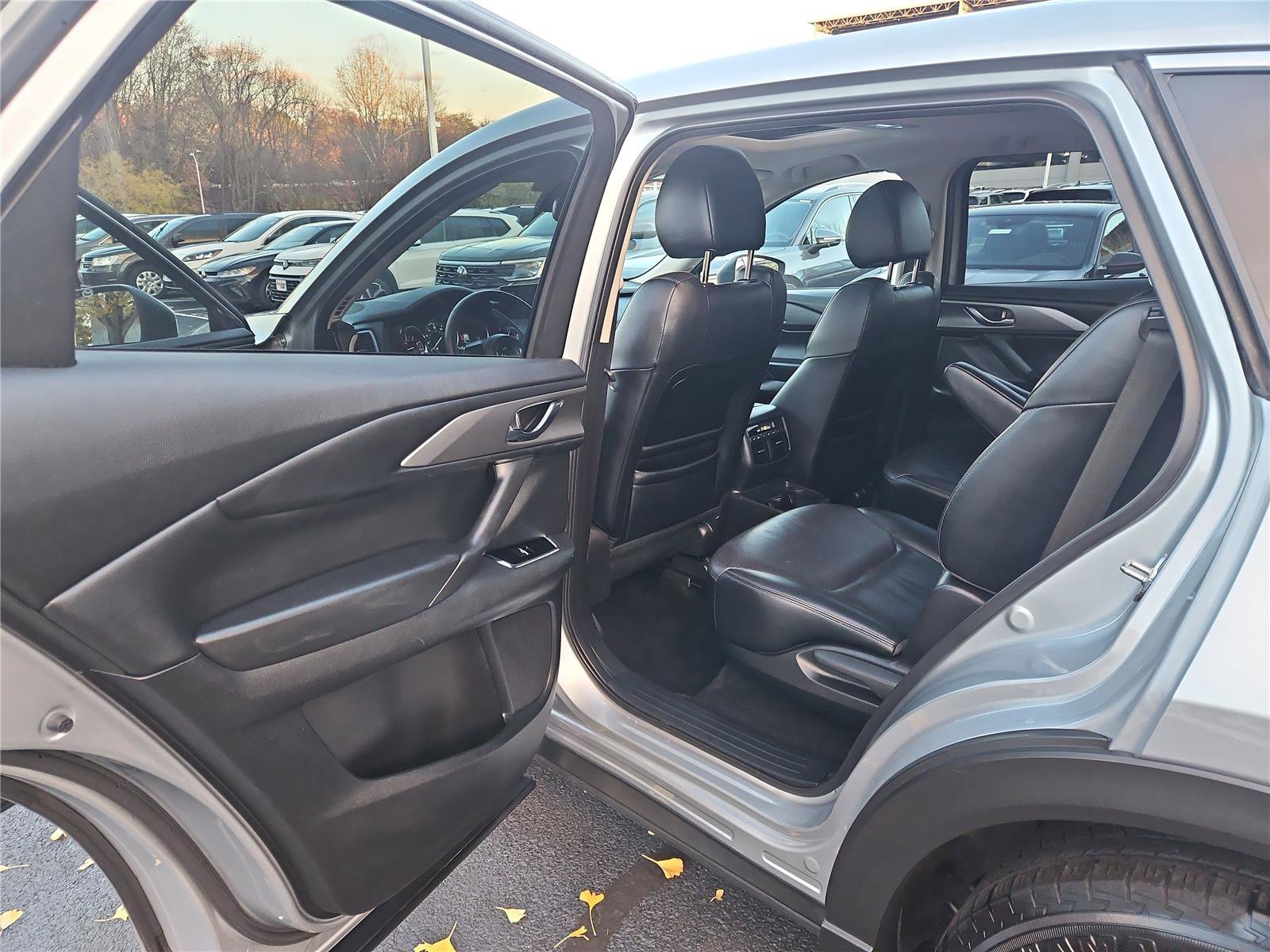 Used 2023 MAZDA CX-9 Touring image 24