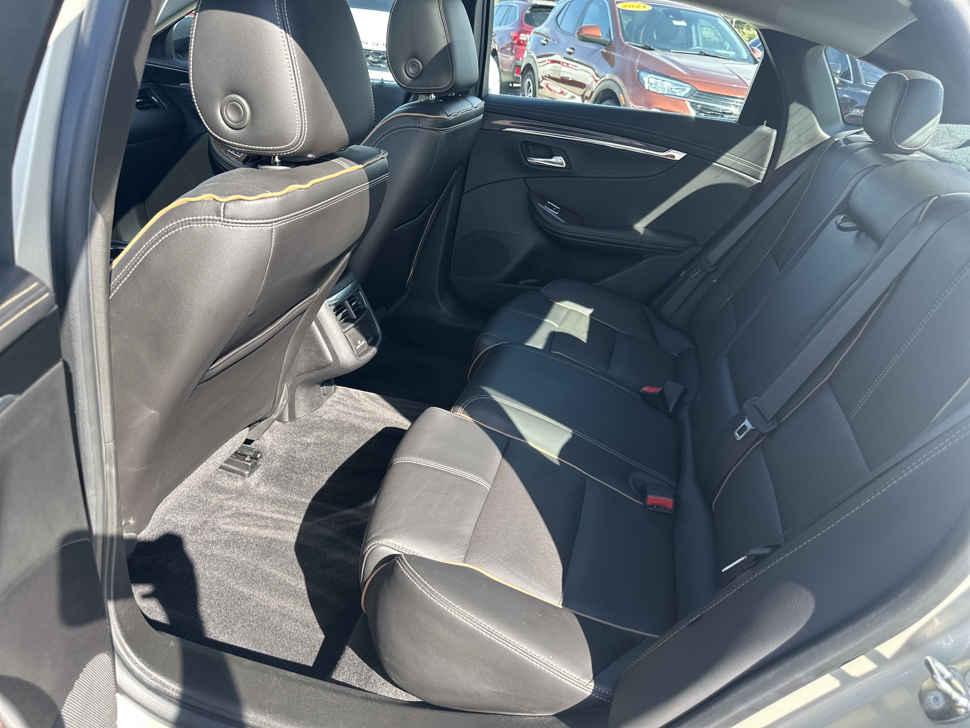Used 2015 Chevrolet Impala LTZ FWD image 13