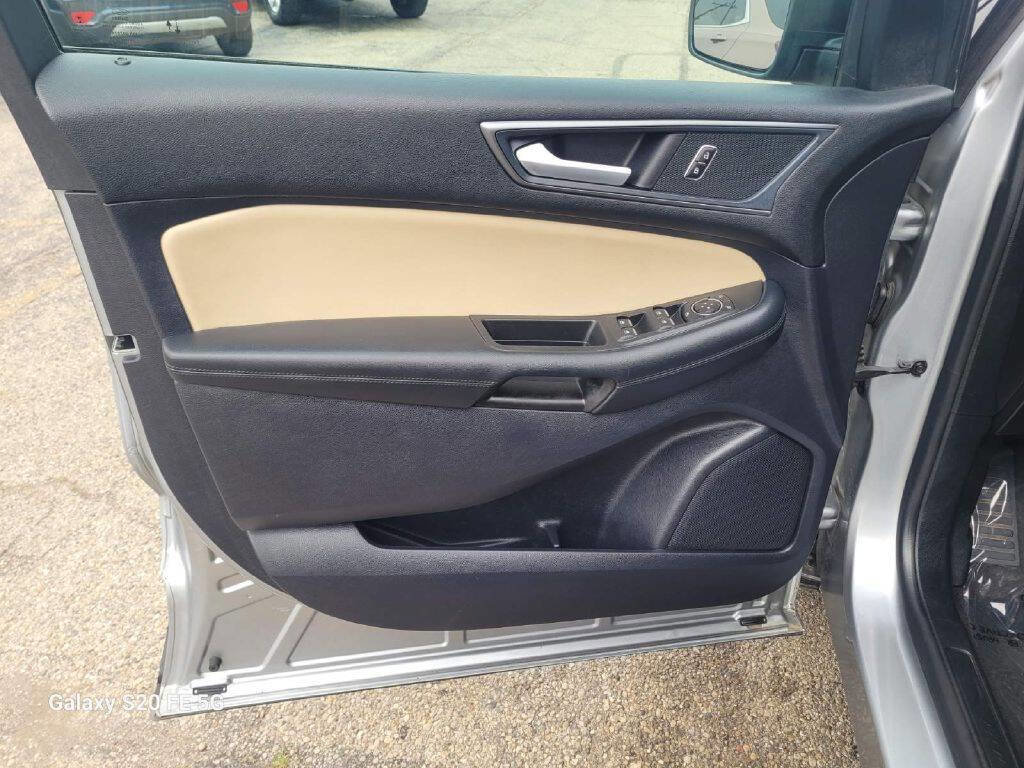 Used 2020 Ford Edge SE image 8