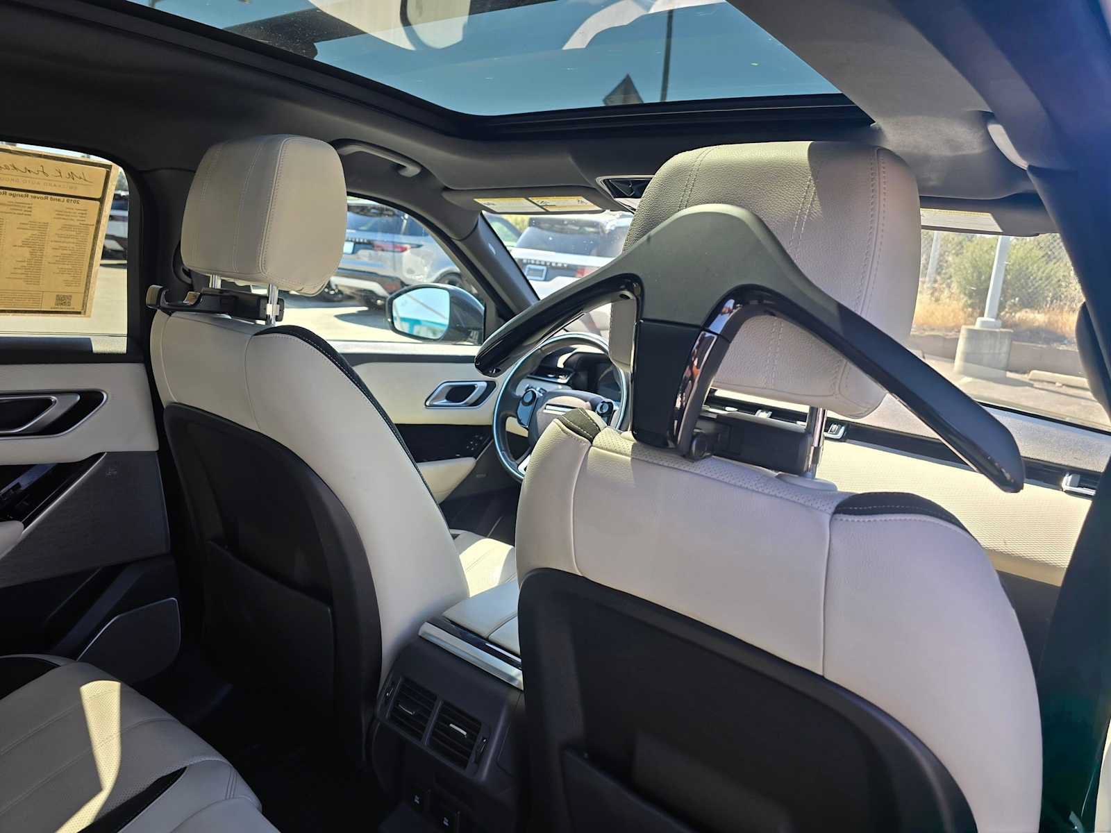 Used 2019 Land Rover Range Rover Velar R-Dynamic SE AWD/4WD image 13