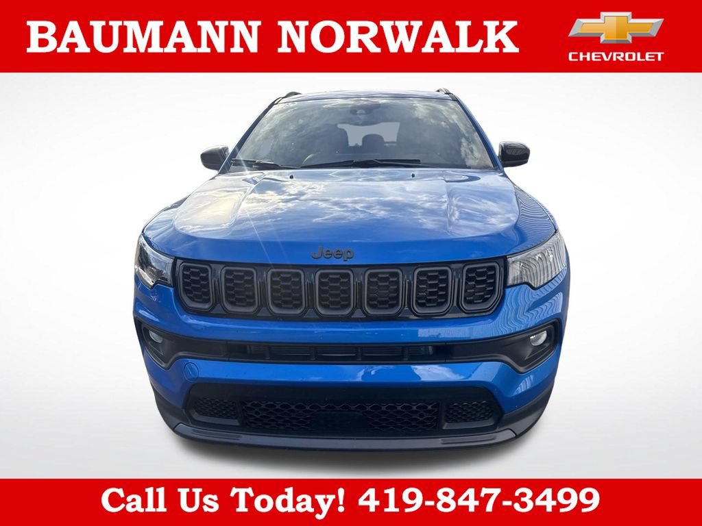 Used 2026 Jeep Compass Latitude w/ Sun and Sound Group AWD/4WD image 2