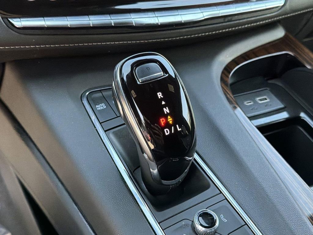 Certified 2023 Cadillac Escalade Premium Luxury image 13