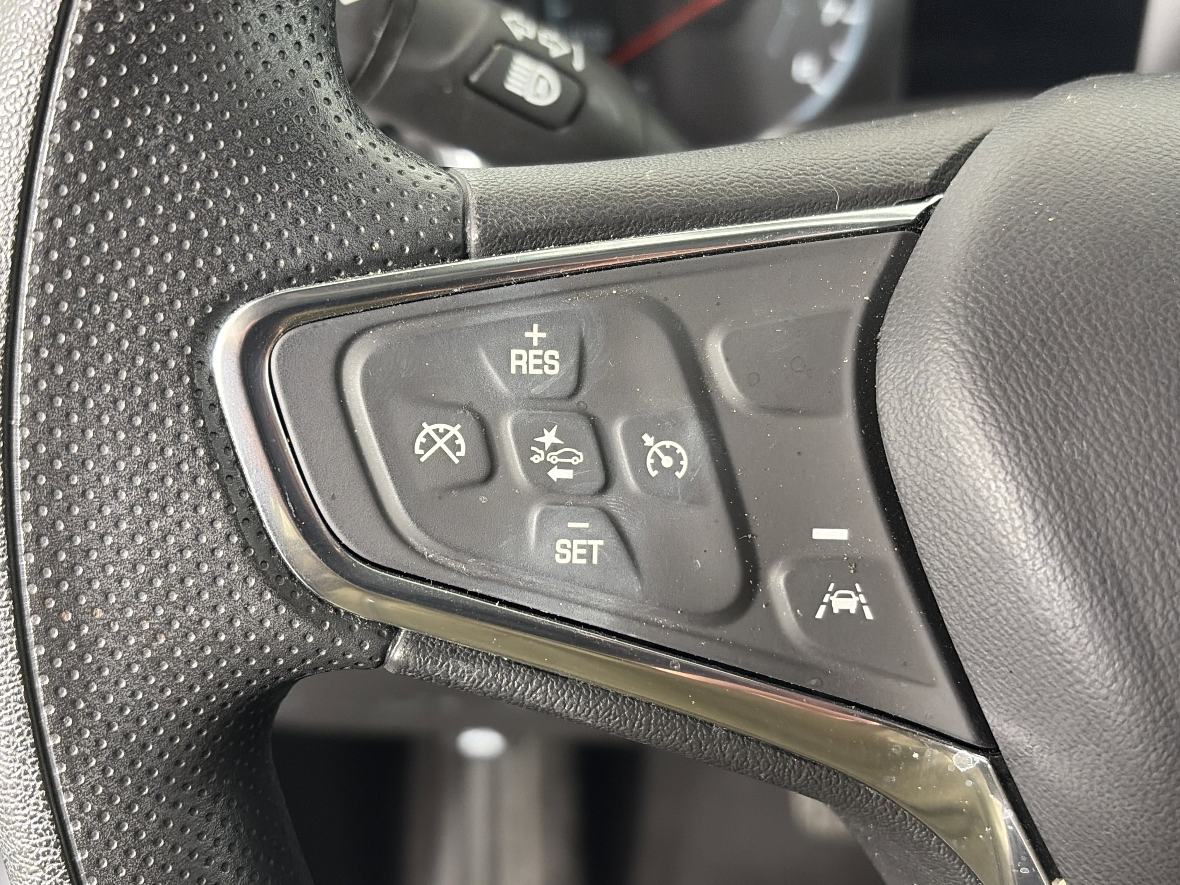 Certified 2021 Chevrolet Equinox LS image 28