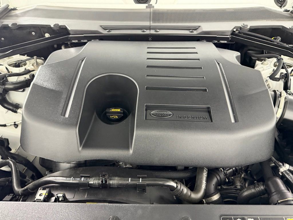 Used 2024 Land Rover Defender 130 X-Dynamic SE image 35