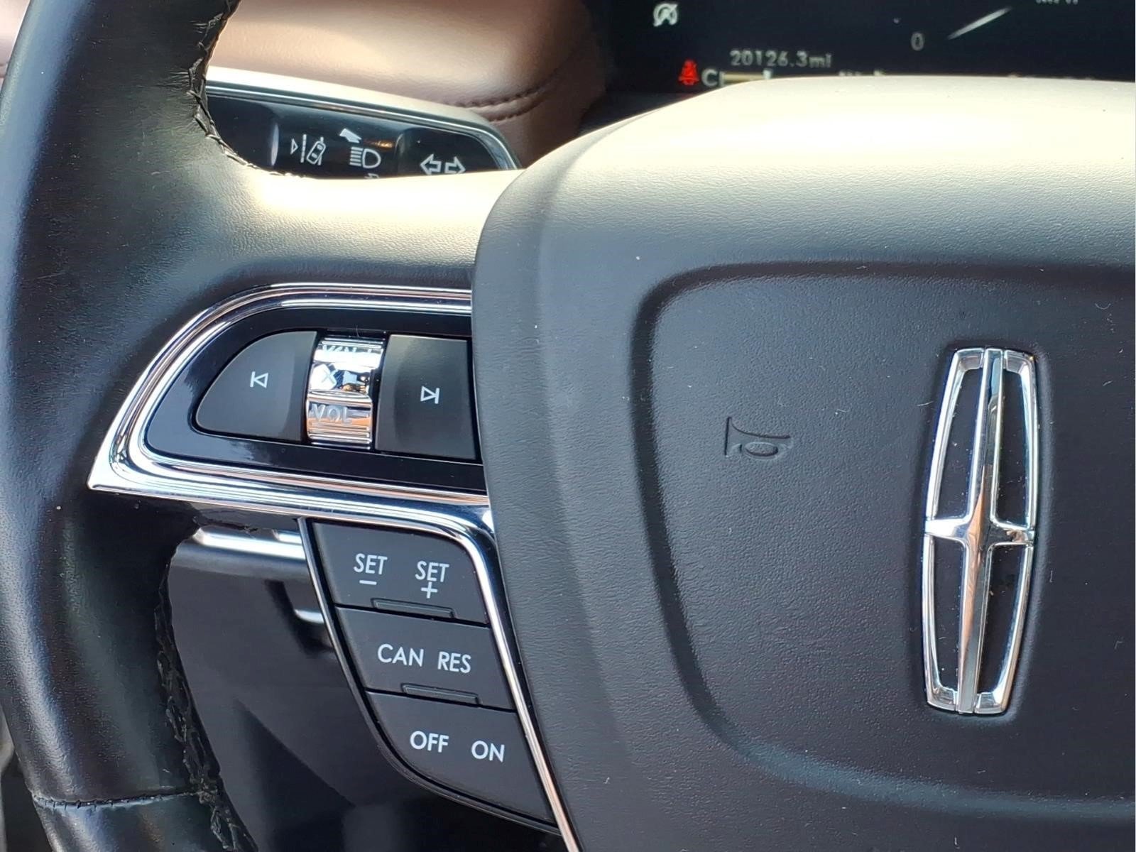 Used 2023 Lincoln Nautilus Reserve AWD/4WD image 21