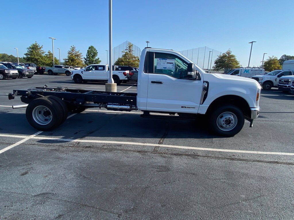 New 2026 Ford F350 XL w/ XL Chrome Package AWD/4WD image 8