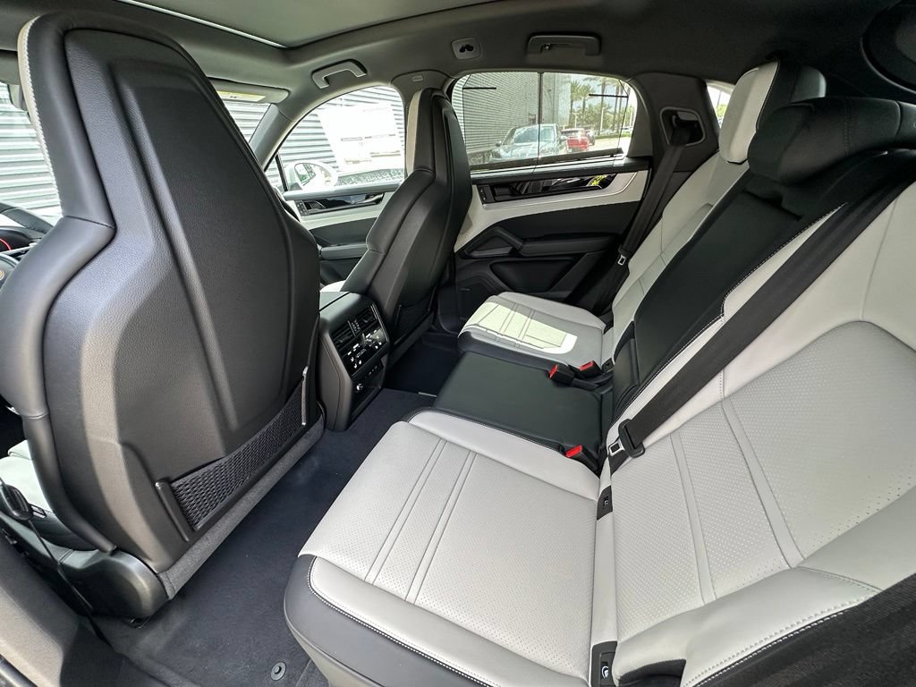 Used 2026 Porsche Cayenne S AWD/4WD image 41