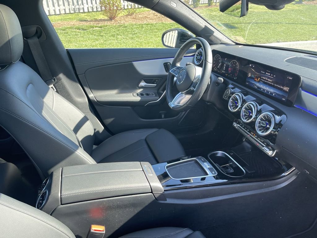Used 2025 Mercedes-Benz CLA 250 4MATIC image 37