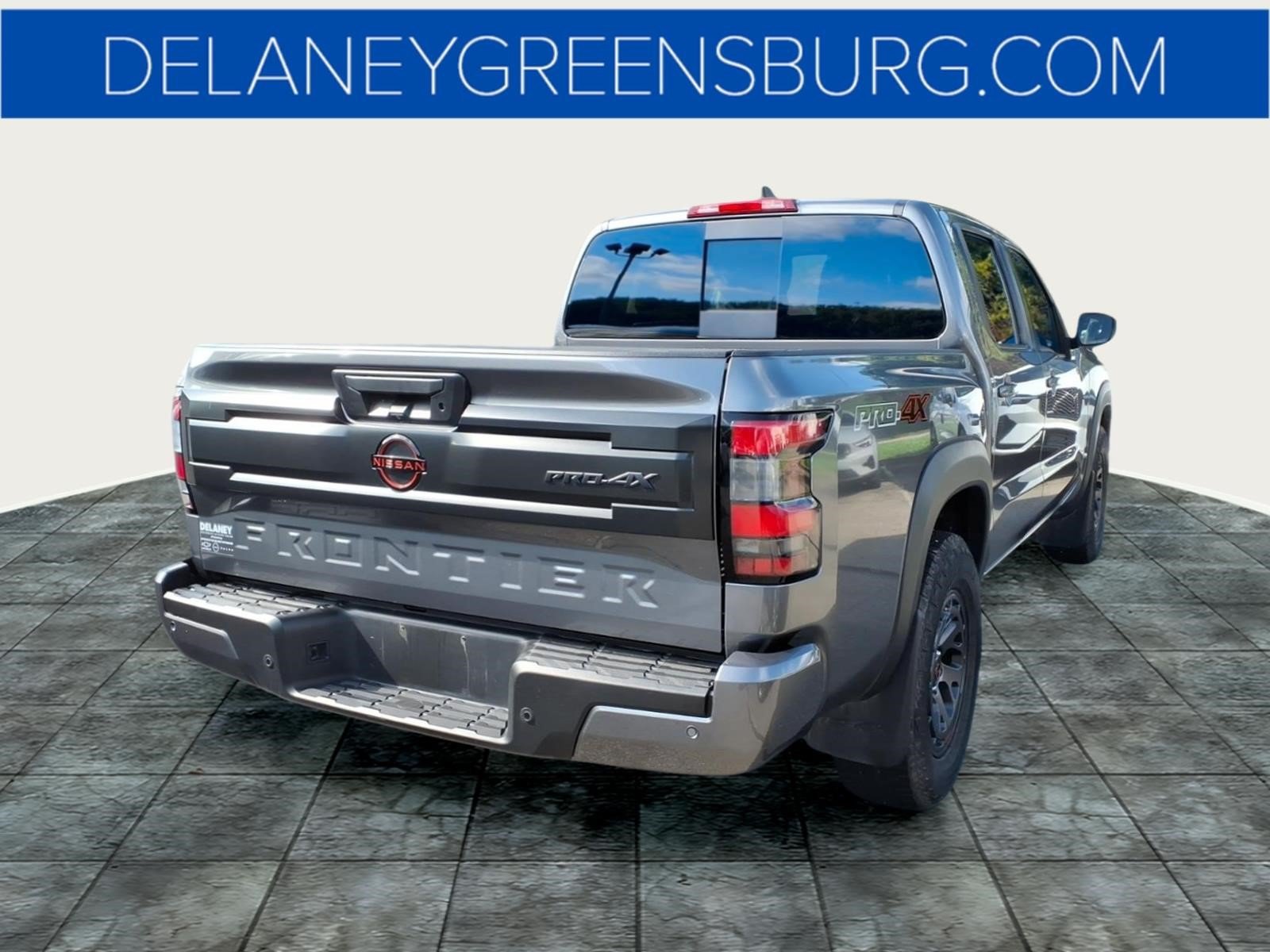 Used 2026 Nissan Frontier PRO-4X AWD/4WD image 3