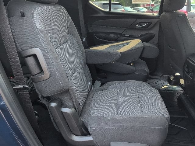 Used 2022 Chevrolet Traverse LT FWD image 43