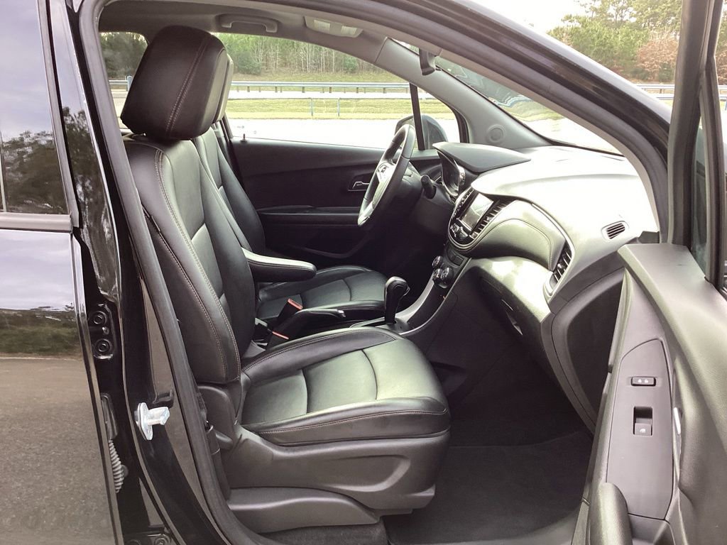 Used 2021 Chevrolet Trax LT w/ Premium Seat Package image 33