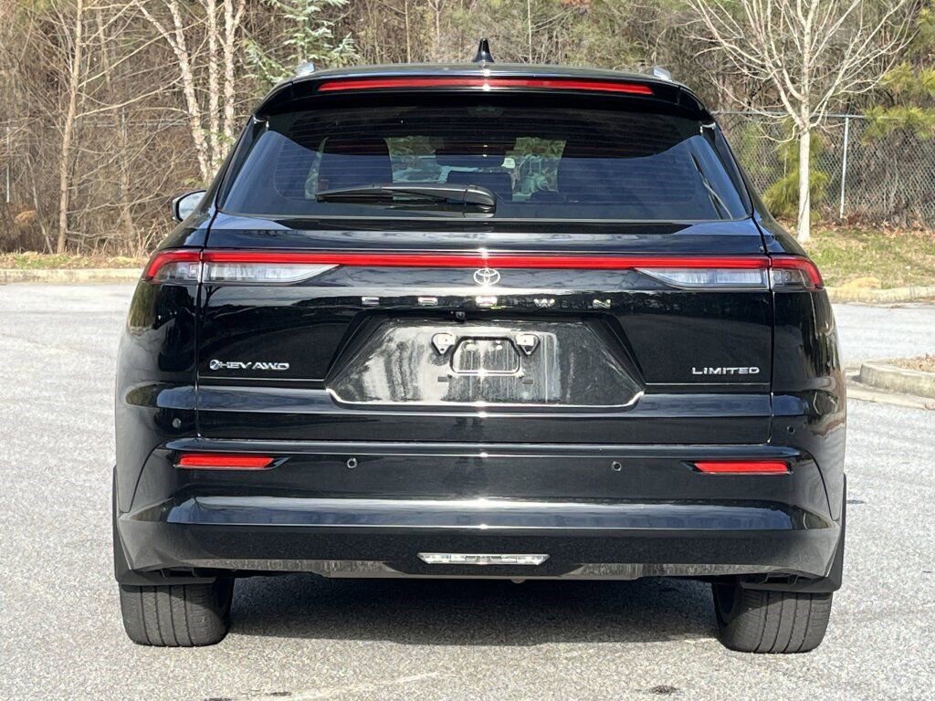 Used 2025 Toyota Crown Signia Limited image 24