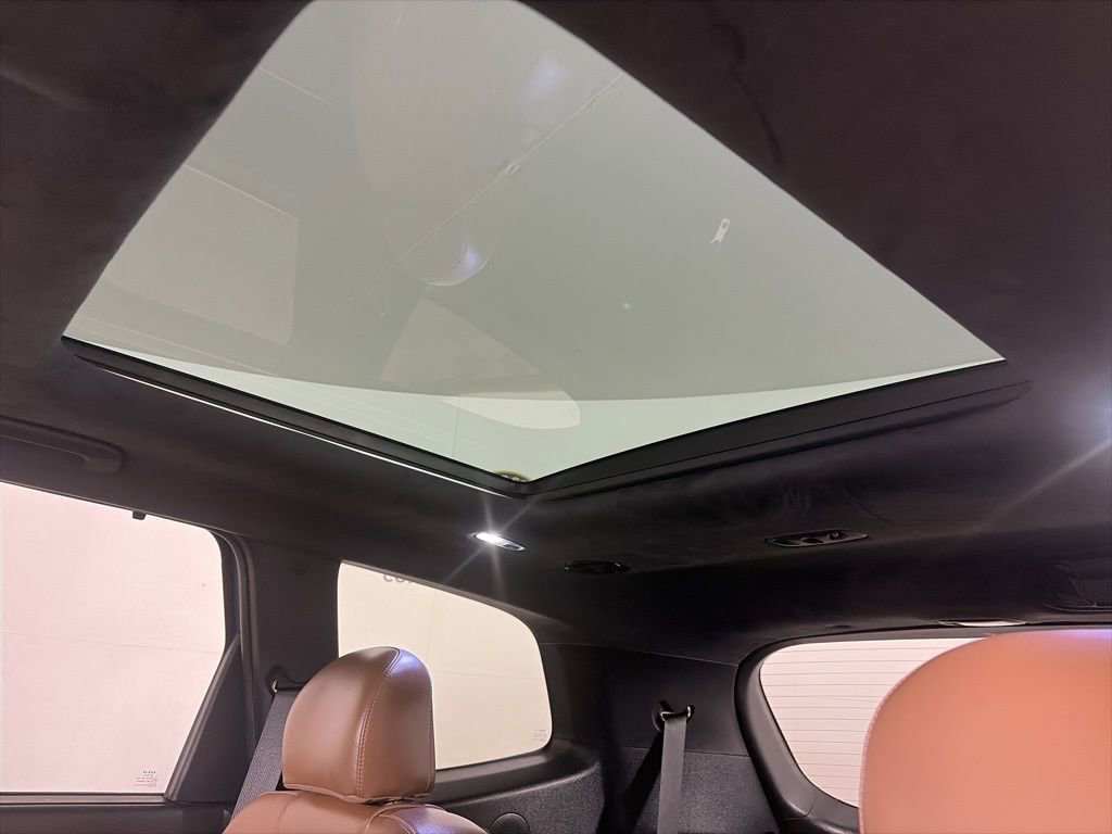 Used 2022 Kia Telluride SX w/ SX Prestige Package image 16