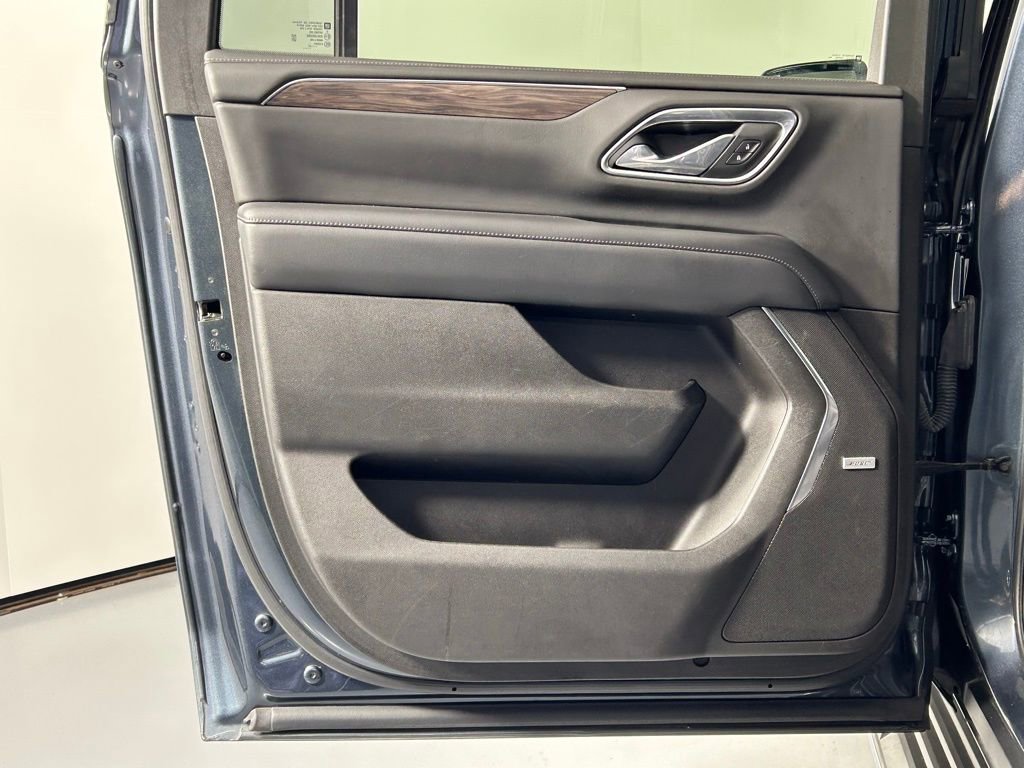 Used 2021 Chevrolet Suburban LT image 17