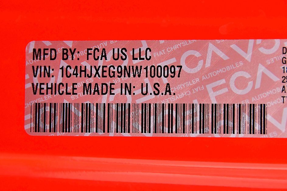 Used 2022 Jeep Wrangler Unlimited Sahara w/ Dual Top Group image 12