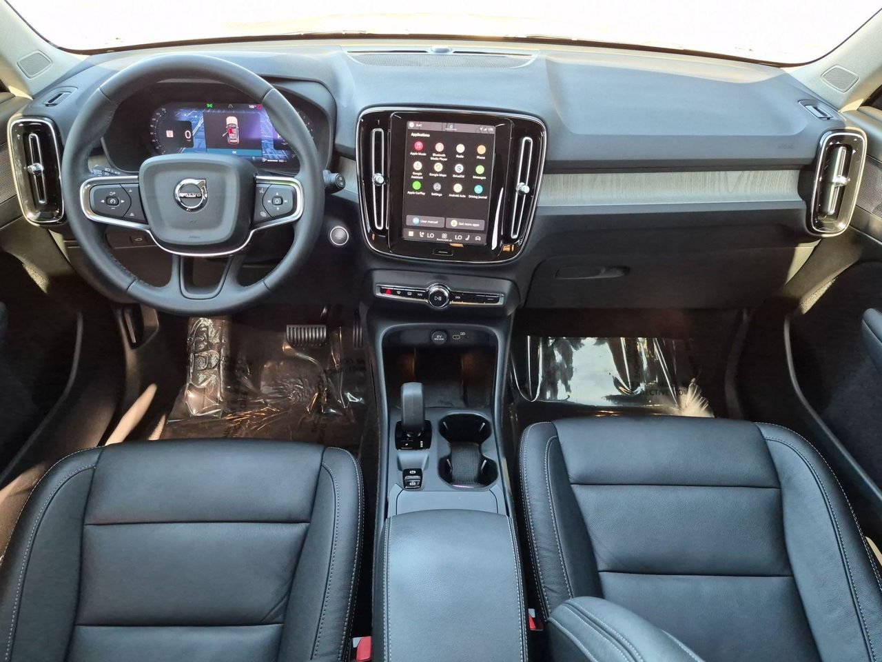 Certified 2024 Volvo XC40 B5 Core w/ Protection Package Premier AWD/4WD image 23