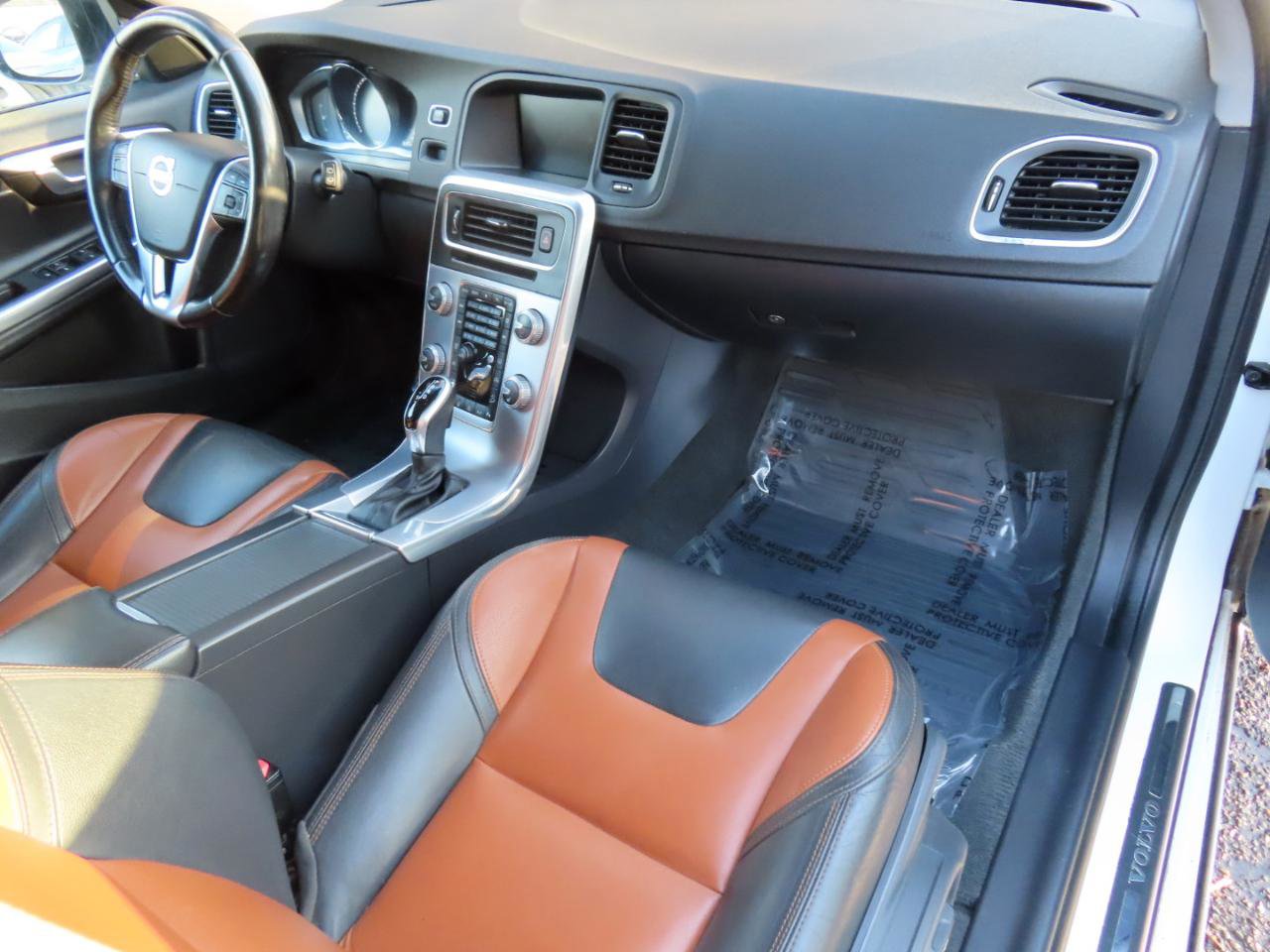 Used 2018 Volvo V60 T5 Cross Country w/ Convenience Package image 21