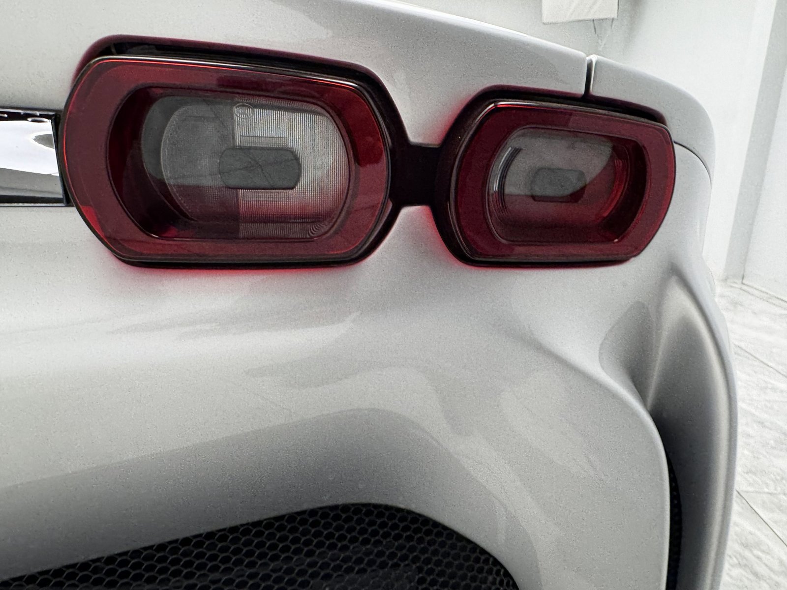 Used 2021 Ferrari SF90 Stradale image 15