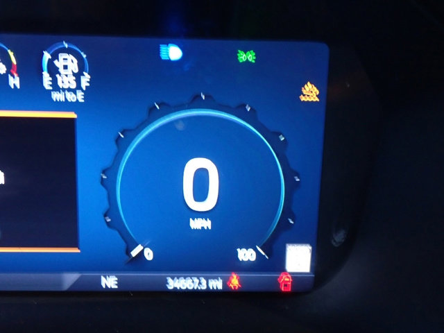 Used 2024 Ford F350 Platinum w/ Tremor Off-Road Package image 32