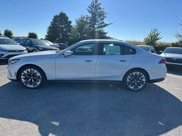 New 2026 BMW 530i xDrive w/ Premium Package image 4