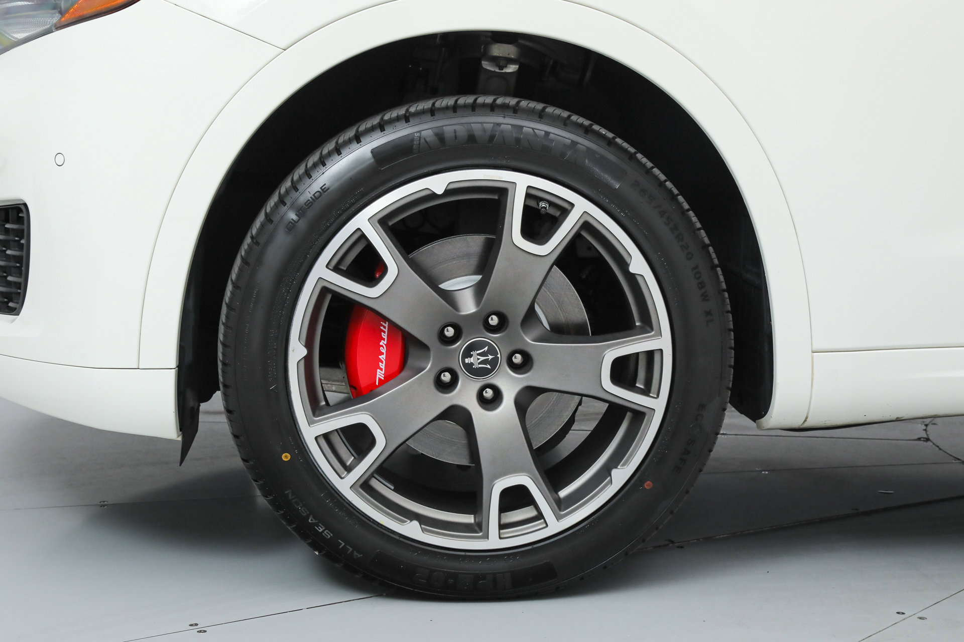 Certified 2023 Maserati Levante GT image 21