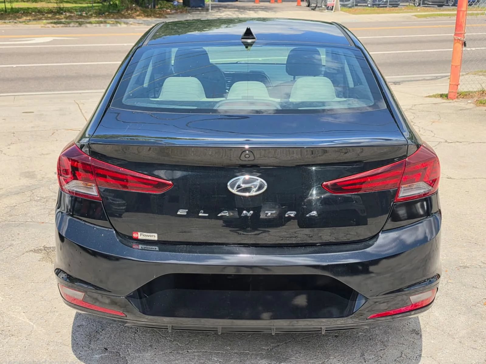 Used 2020 Hyundai Elantra SEL FWD image 8