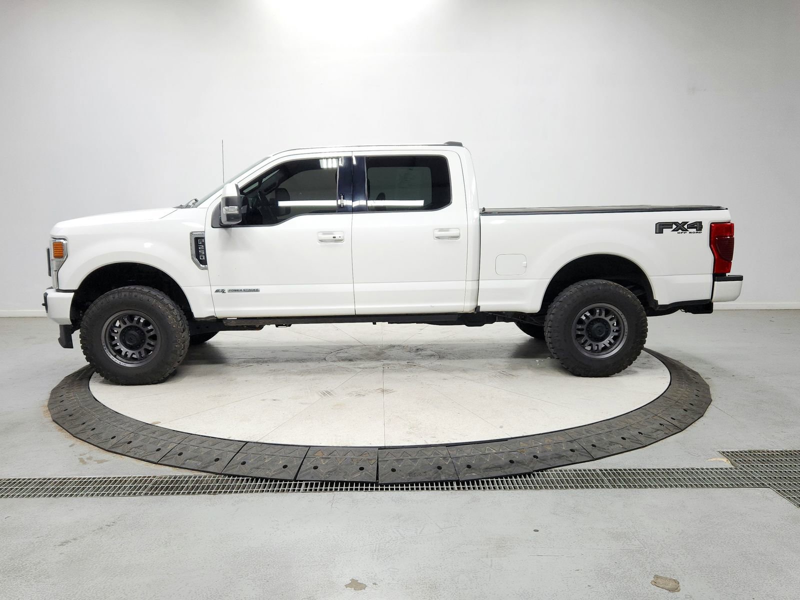 Used 2022 Ford F250 Lariat w/ Lariat Ultimate Package image 4