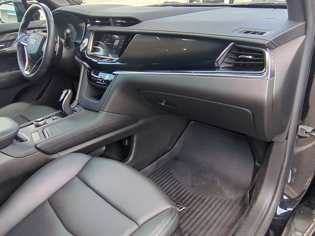 Used 2024 Cadillac XT6 Sport w/ Technology Package image 30