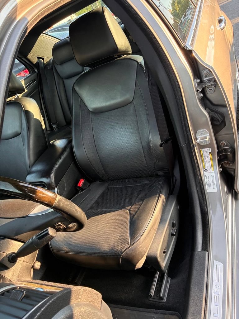Used 2014 Chrysler 300 C w/ Beats Audio Group RWD image 19