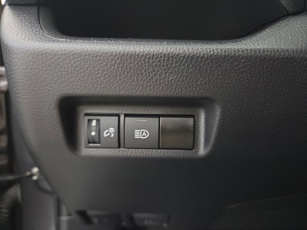 Used 2023 Toyota RAV4 LE AWD/4WD image 28