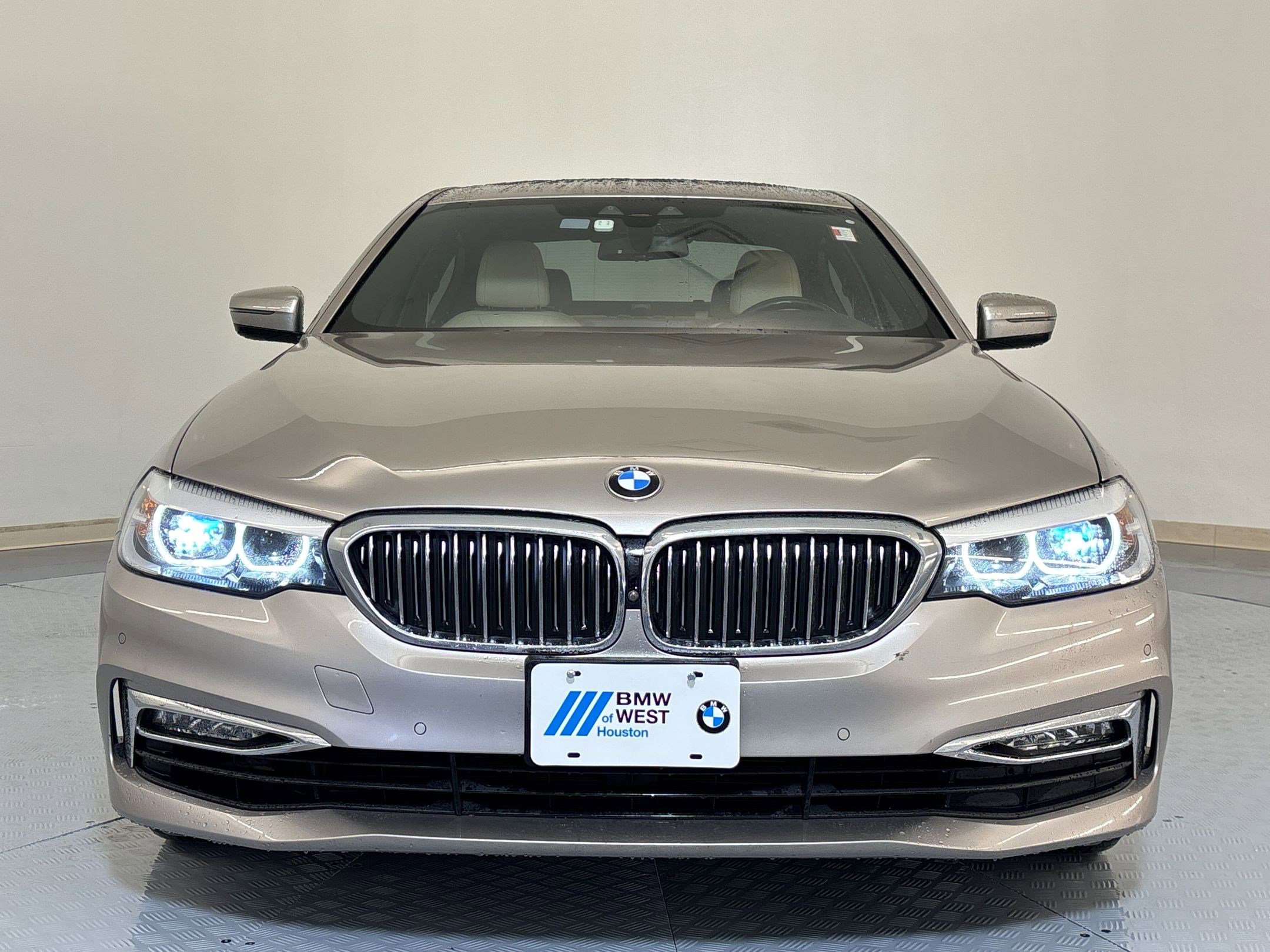 Used 2018 BMW 530e w/ Premium Package 2 RWD image 6