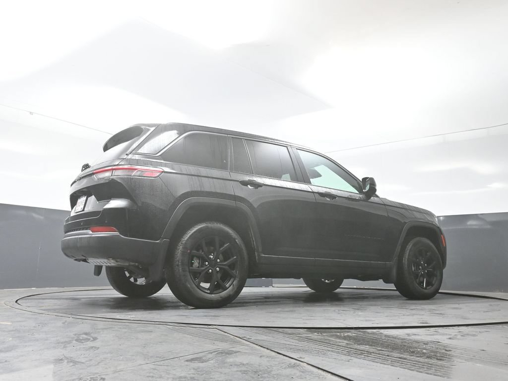 New 2026 Jeep Grand Cherokee Altitude AWD/4WD image 37