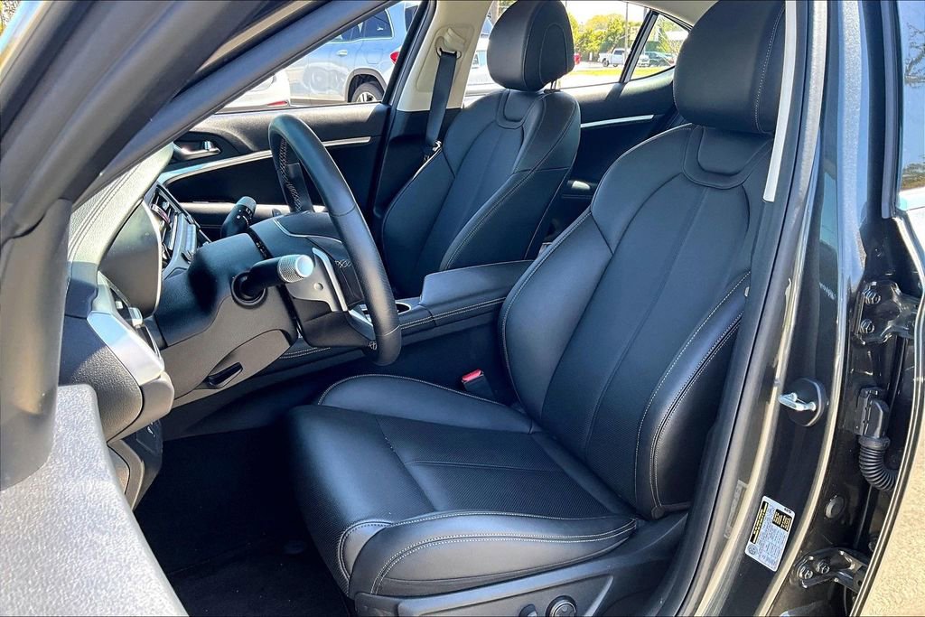 Used 2025 Genesis G70 2.5T image 18