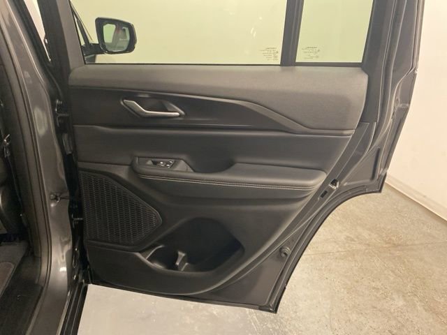 Used 2023 Jeep Grand Cherokee Altitude image 28