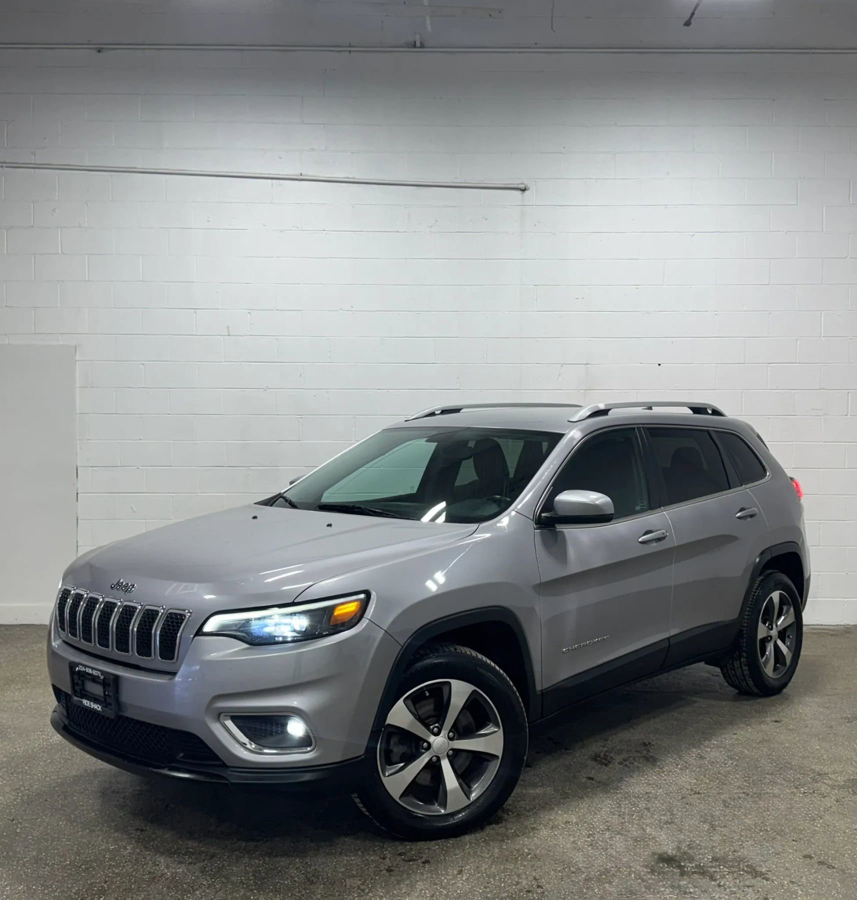 Used 2019 Jeep Cherokee Limited image 7