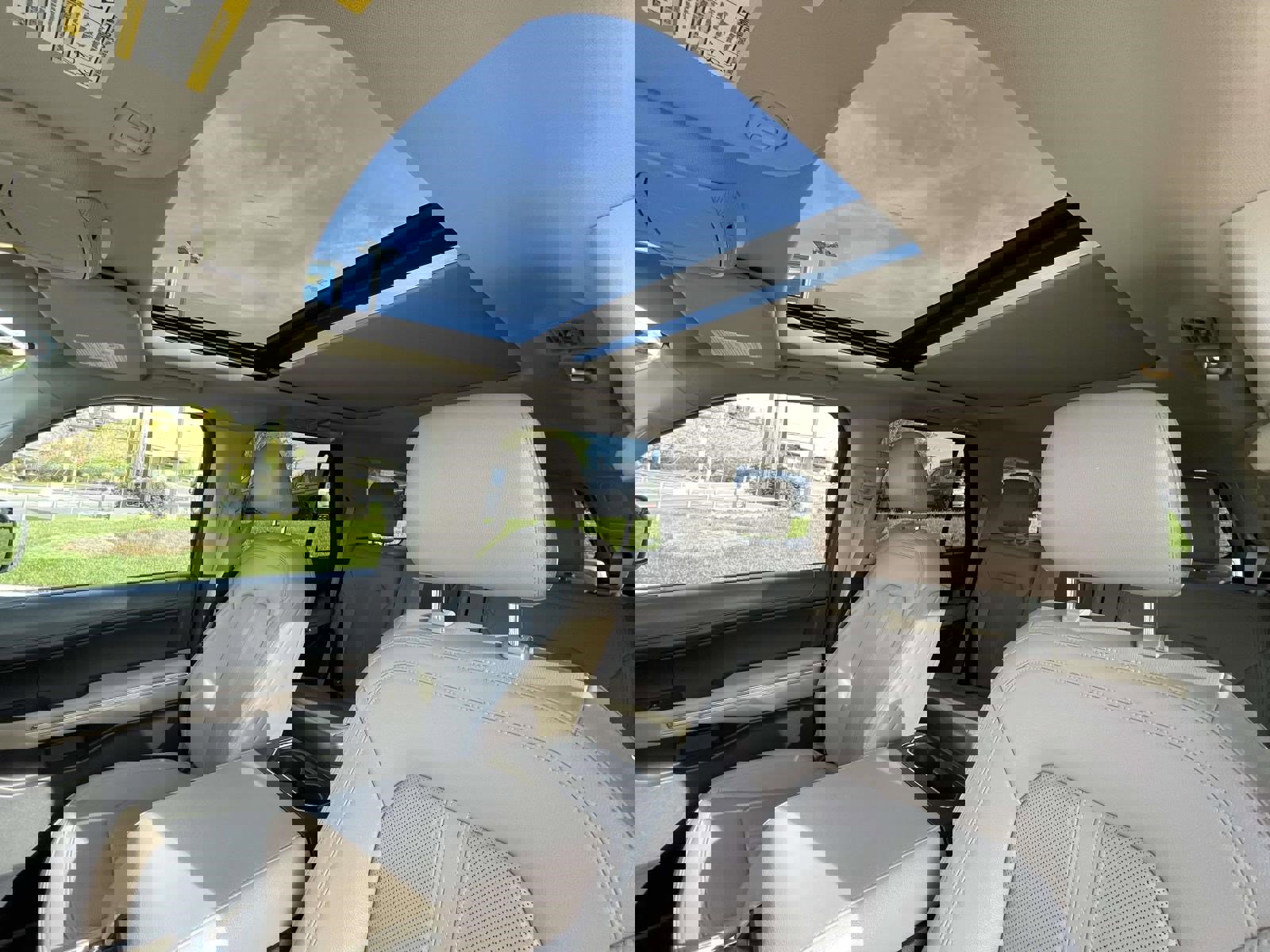 Used 2023 Ford Expedition Limited image 18