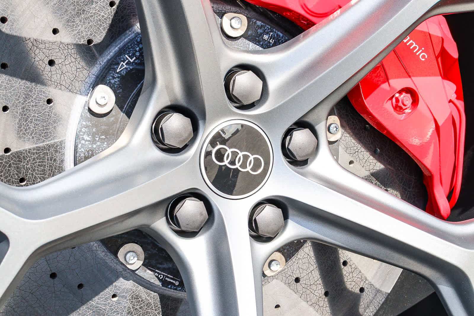 New 2025 Audi RS Q8 performance image 10