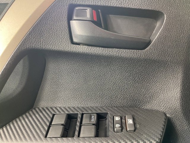 Used 2013 Toyota RAV4 XLE image 25