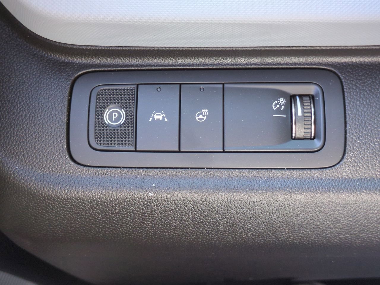 New 2027 Chevrolet Bolt LT w/ Comfort Package FWD image 18